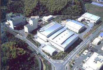 リサイクルセンターには各リサイクル法に対応した最新設備が完備されています